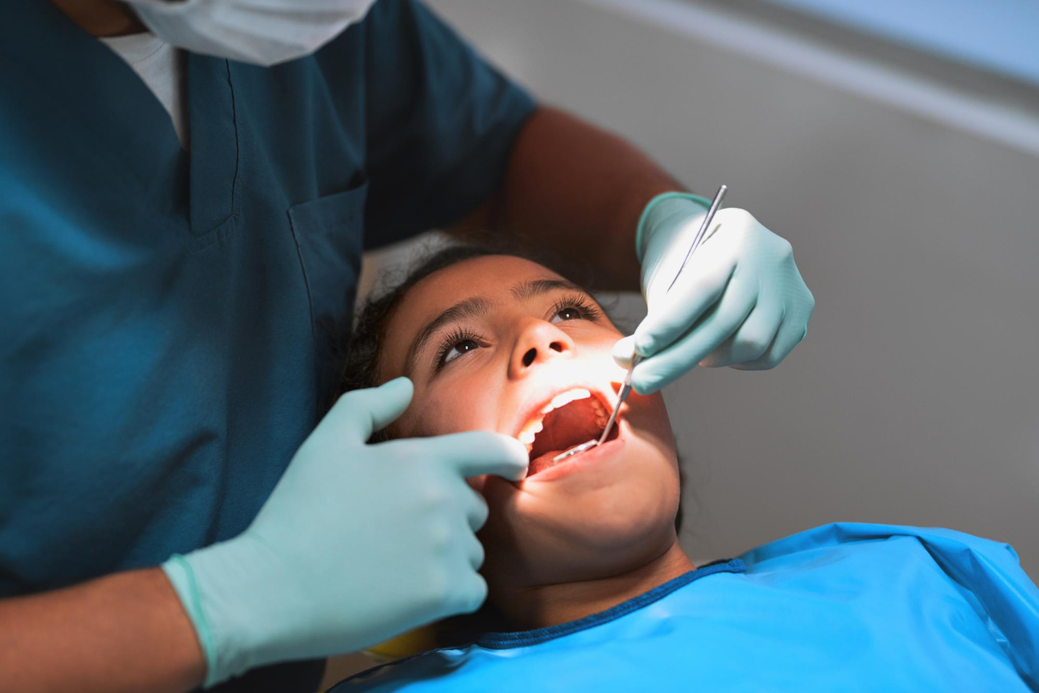 Dentist near me who offers emergency root canal treatment